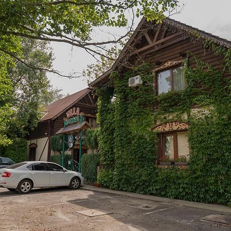 סולוצ'ין Villa Garden Hotel מראה חיצוני תמונה