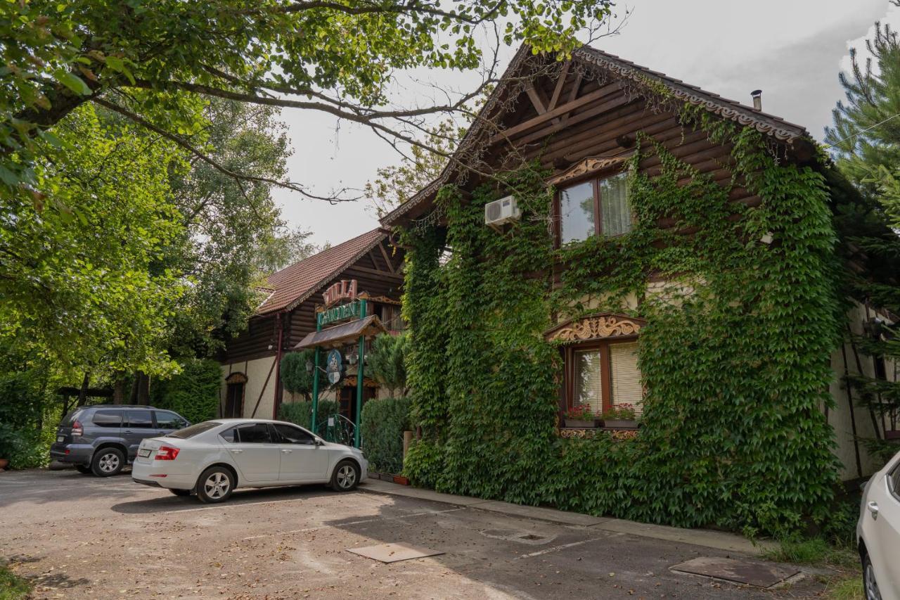 סולוצ'ין Villa Garden Hotel מראה חיצוני תמונה